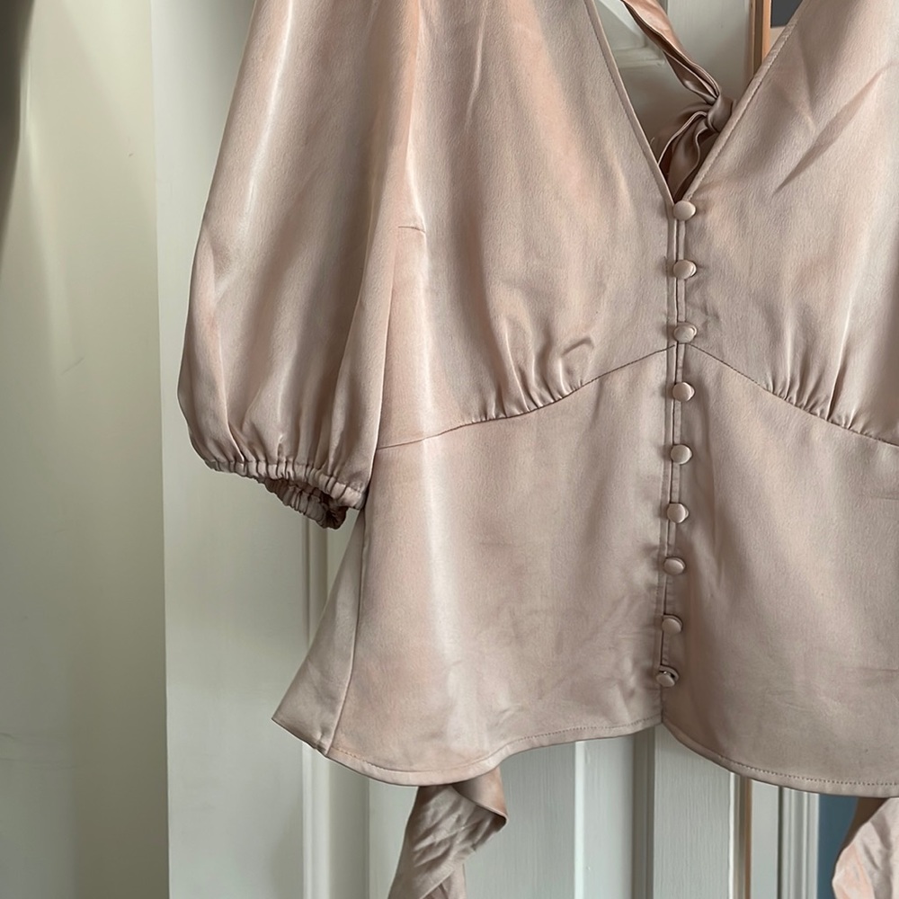 Abercrombie Silk Shirt - super cute for any season!